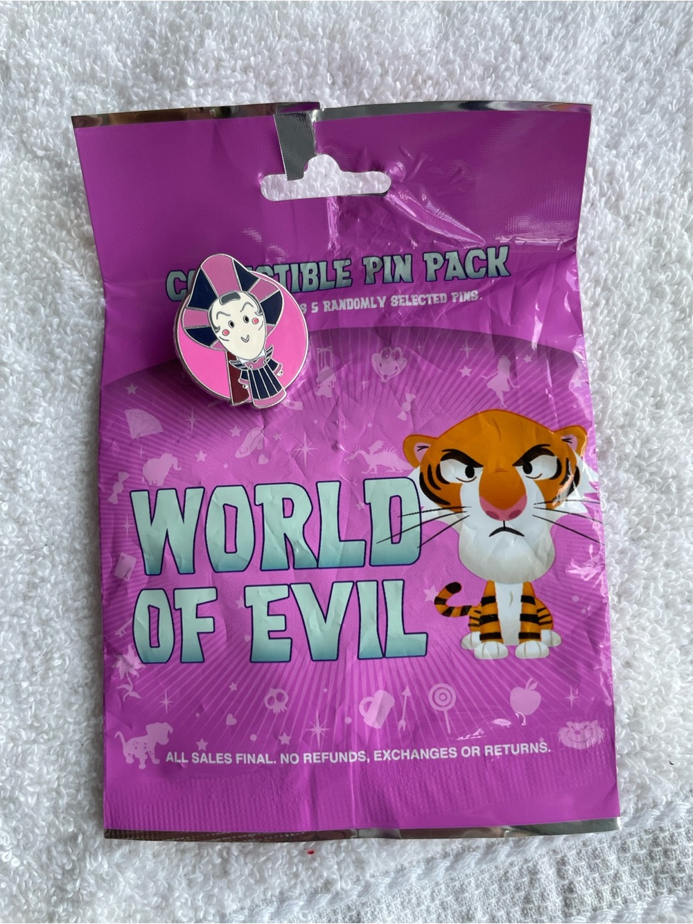Disney World of Evil Villains Mystery Pack Jerrod “Judge Claude Frollo” Pin